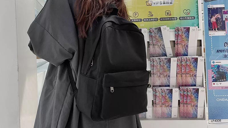 10 Reasons Why You Should Choose a Black School Backpack